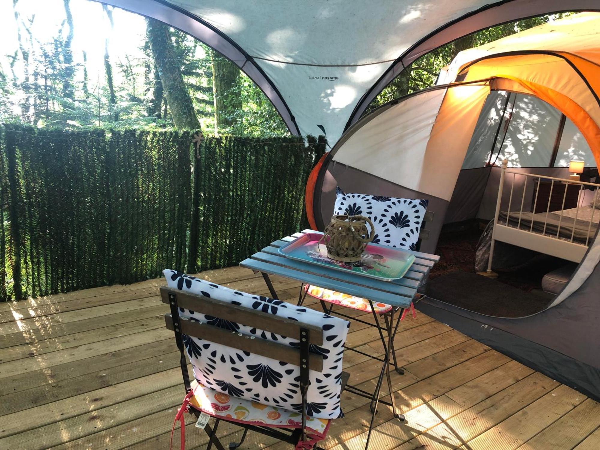 Camping Au Lac Du Drennec Glamping Tent Commana Екстер'єр фото
